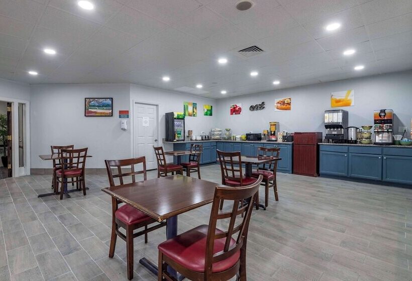 فندق Suburban Studios