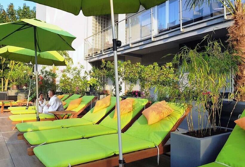 Отель Villa Delfin Spa