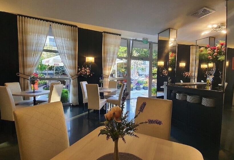 Отель Villa Delfin Spa