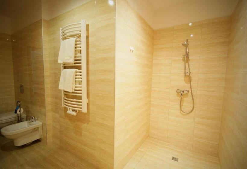 فندق Vis A Vis łańcut