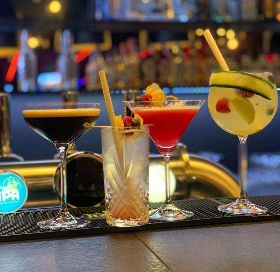 酒店 Wiki Sanok Events & Bowling