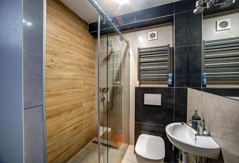 酒店 Wiki Sanok Events & Bowling