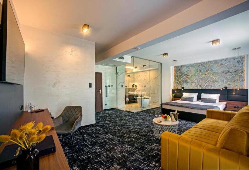 בית מלון כפרי Wiki Sanok Events & Bowling