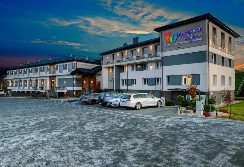 酒店 Wiki Sanok Events & Bowling