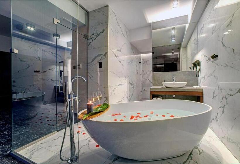 酒店 Wiki Sanok Events & Bowling