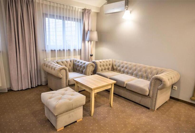 فندق Zajazd Pod Szyszkami