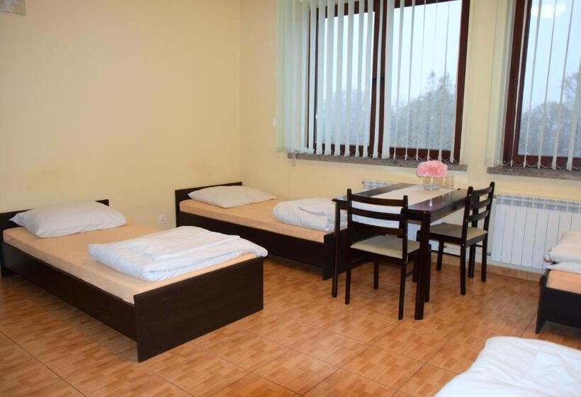 モーテル Zajazd Kwadrat