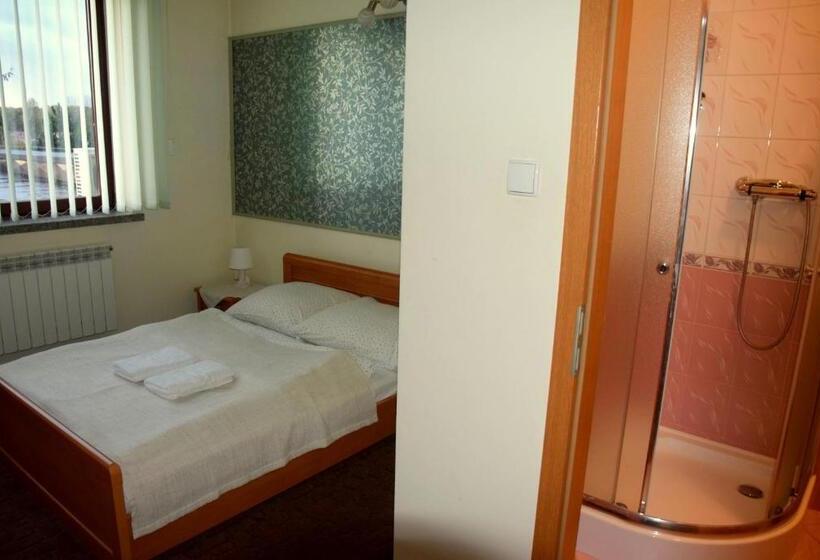 모텔 Zajazd Kwadrat