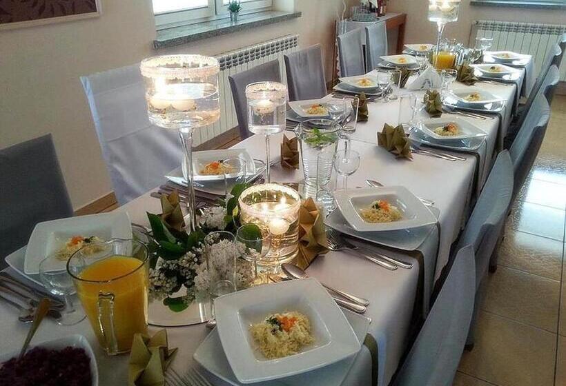 모텔 Zajazd Kwadrat