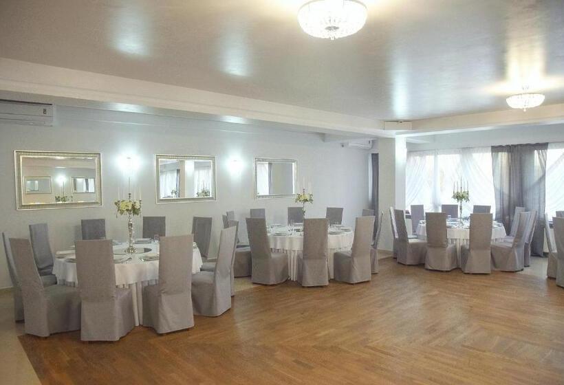 모텔 Zajazd Kwadrat