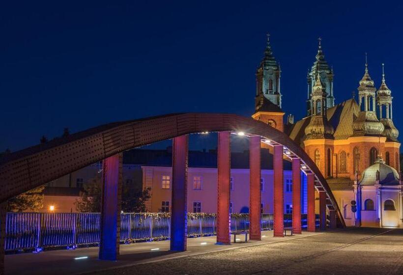 Opera Hostel