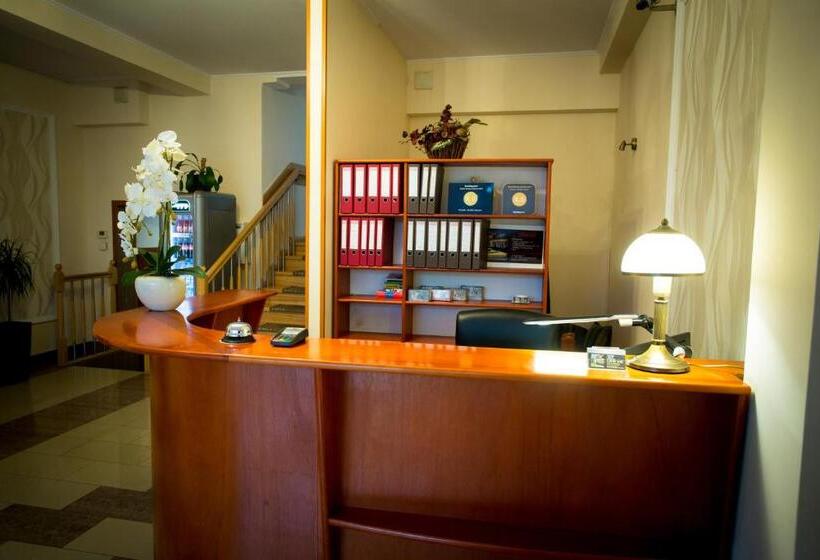 پانسیون Ik - Modlin Airport