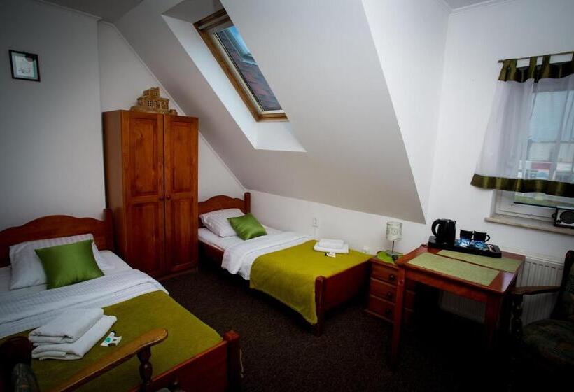 پانسیون Ik - Modlin Airport