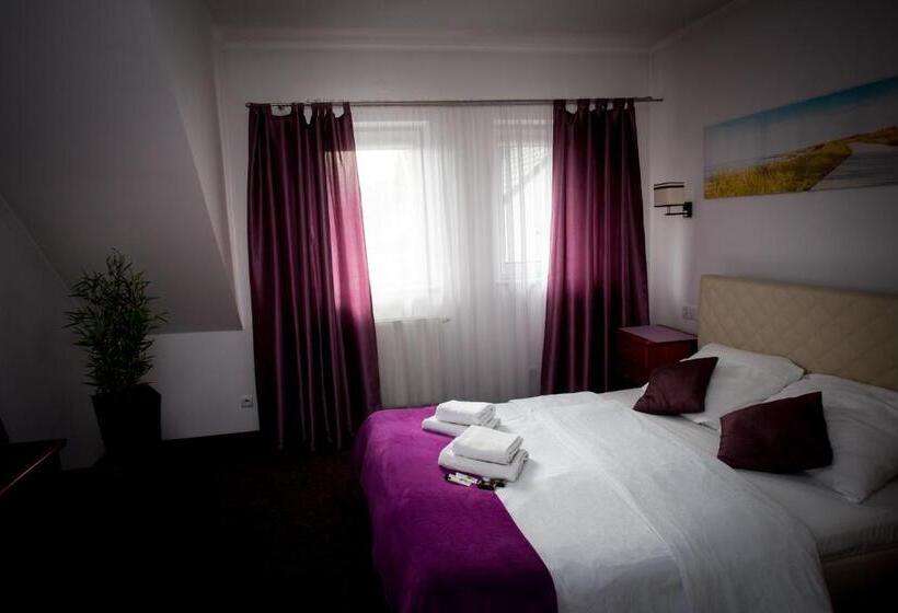 پانسیون Ik - Modlin Airport