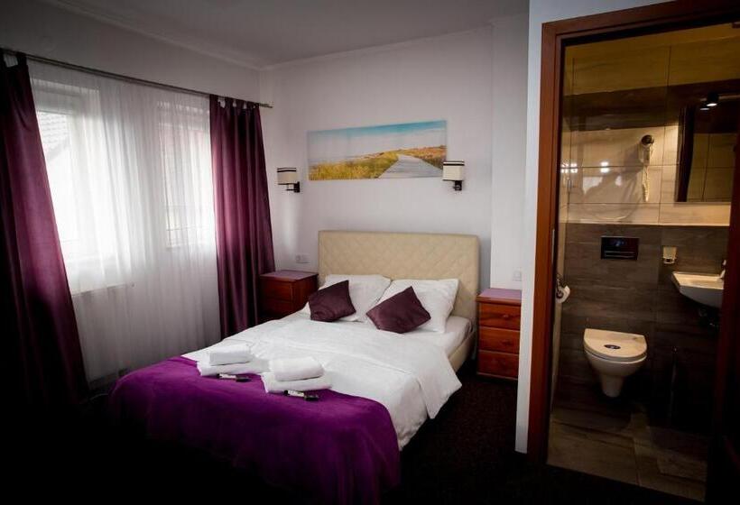 پانسیون Ik - Modlin Airport