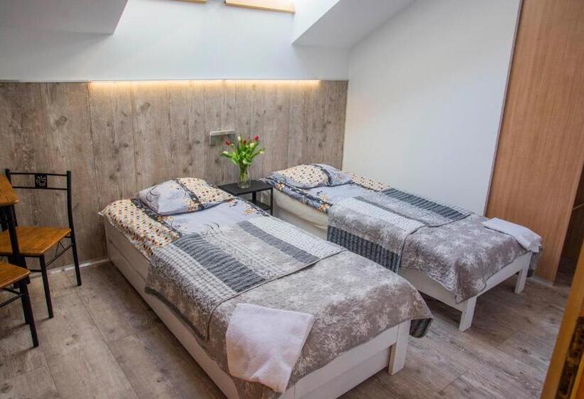 פנסיון Noclegi Nafali Rewa