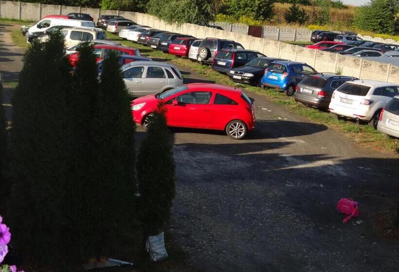 پانسیون Noclegi Airportpark