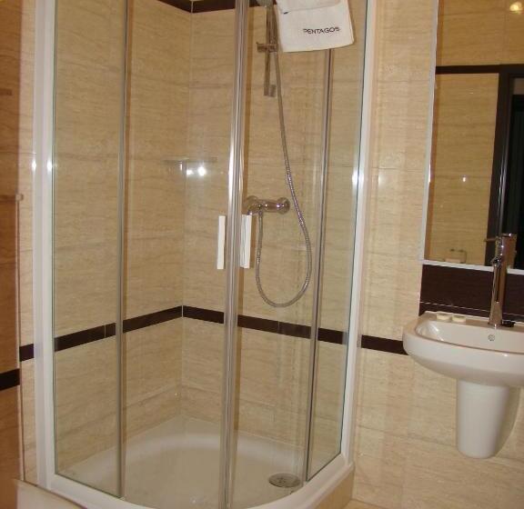 پانسیون Pentagos Centrum