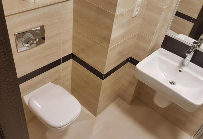 پانسیون Pentagos Centrum