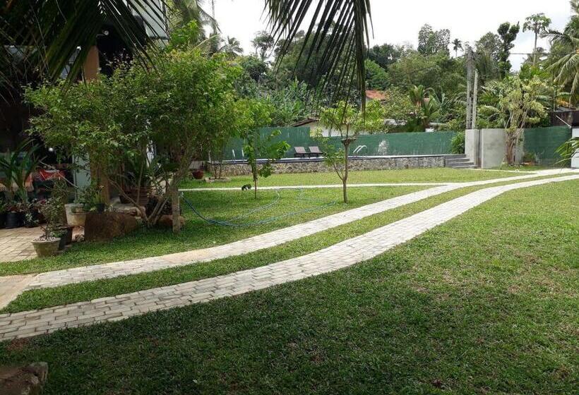 Пансион Relax Inn Hikkaduwa