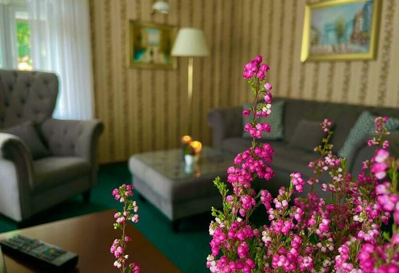 ペンション Straszny Dwór