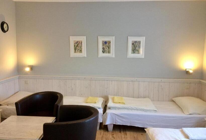 פנסיון Villa Pod Orzechem W Zaniemyślu