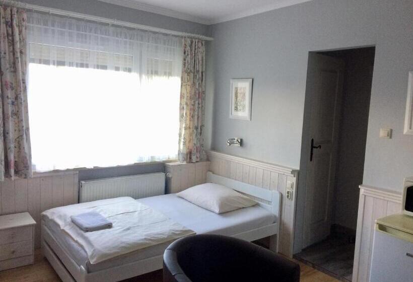 פנסיון Villa Pod Orzechem W Zaniemyślu