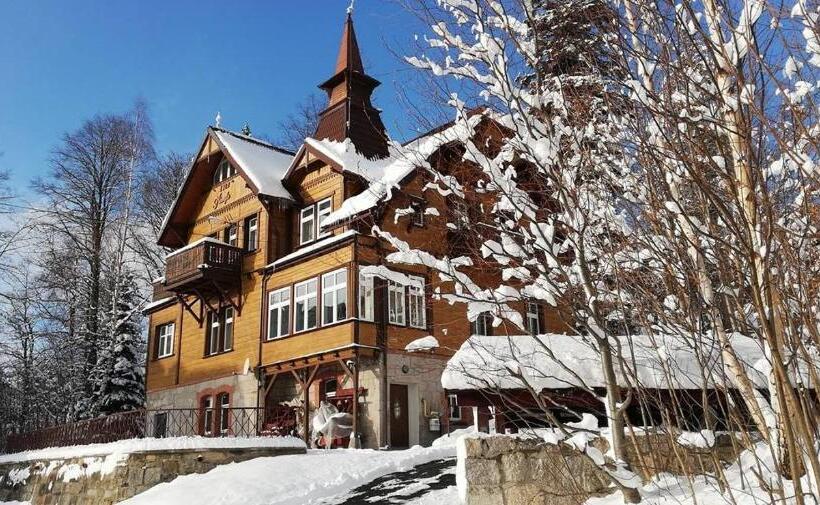 پانسیون Willa Nimfa   Pokoje I Apartamenty W Centrum