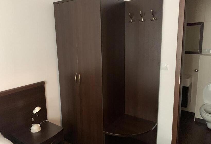 Pensjonat Plażowy Boss Z Restauracją 50 Metrów Od Morza