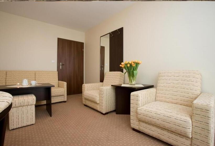 Pensjonat Plażowy Boss Z Restauracją 50 Metrów Od Morza