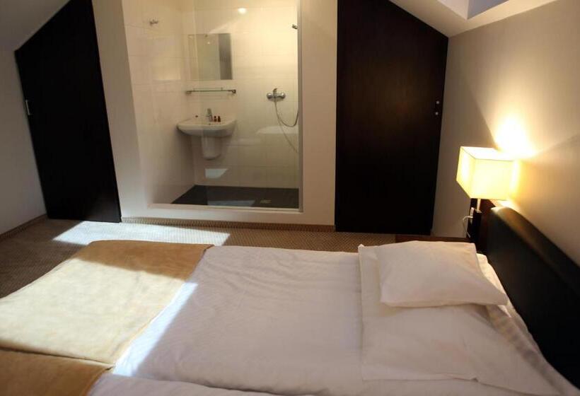 استراحتگاه 4 Pory Roku & Spa