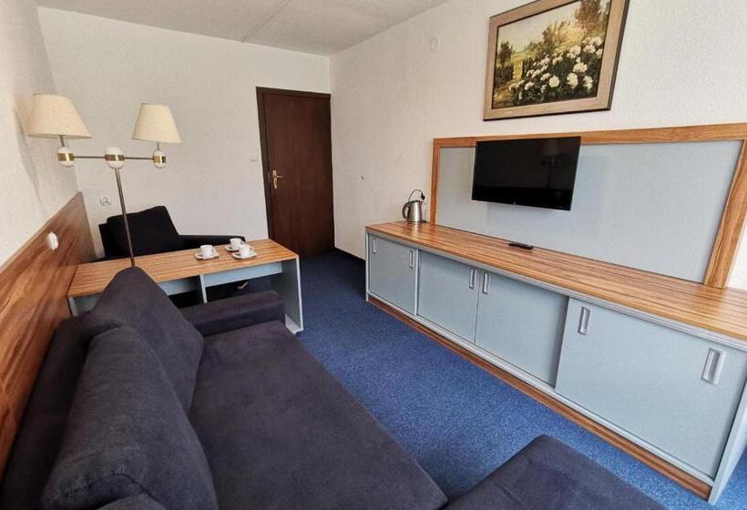 استراحتگاه Dom Wczasowy Jawor