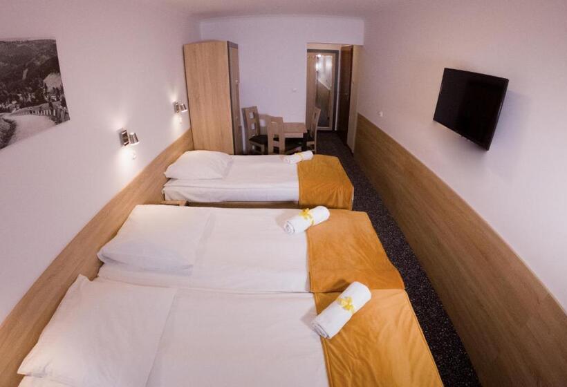 استراحتگاه Dom Wczasowy Jawor