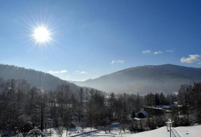 استراحتگاه Dom Wczasowy Jawor