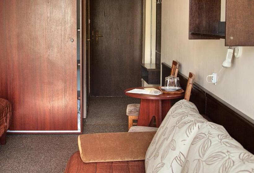 استراحتگاه Dom Wczasowy Jawor