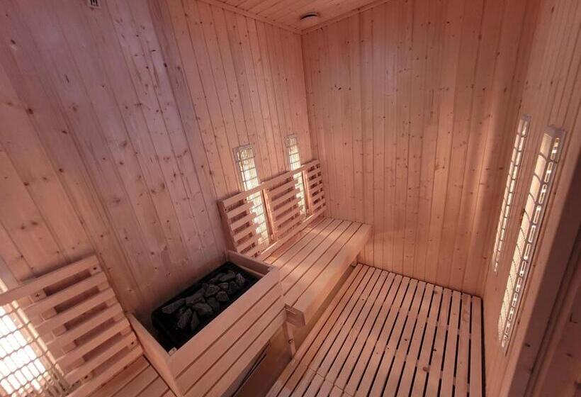 منتجع Koral Live