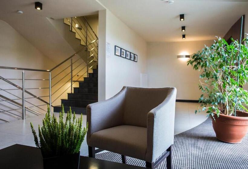 منتجع Koral Live