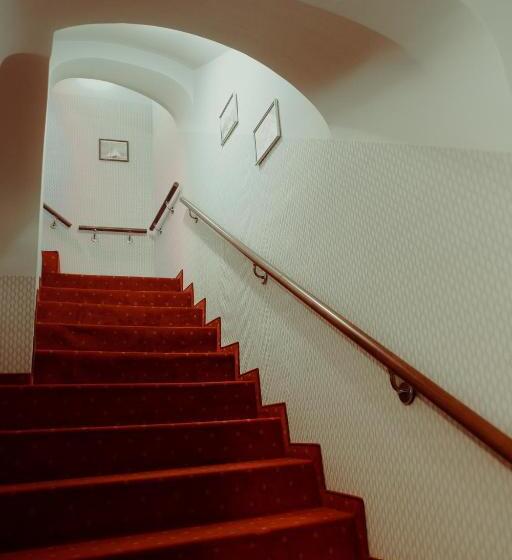 Rynek 6 Retro Pub & Hostel