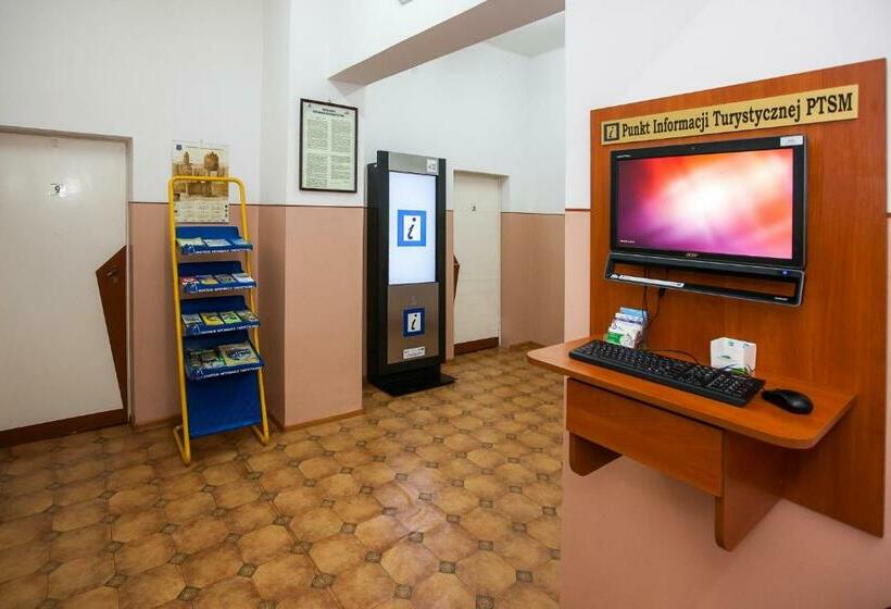 Schronisko Młodzieżowe Ptsm Matecznik