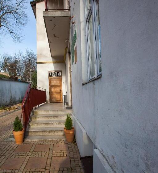 Schronisko Młodzieżowe Ptsm Matecznik