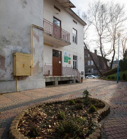 Schronisko Młodzieżowe Ptsm Matecznik