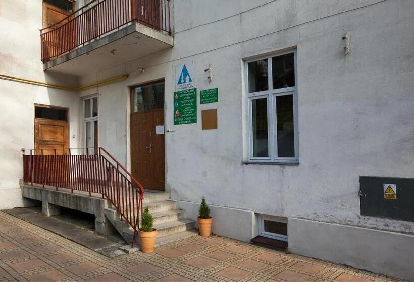 Schronisko Młodzieżowe Ptsm Matecznik