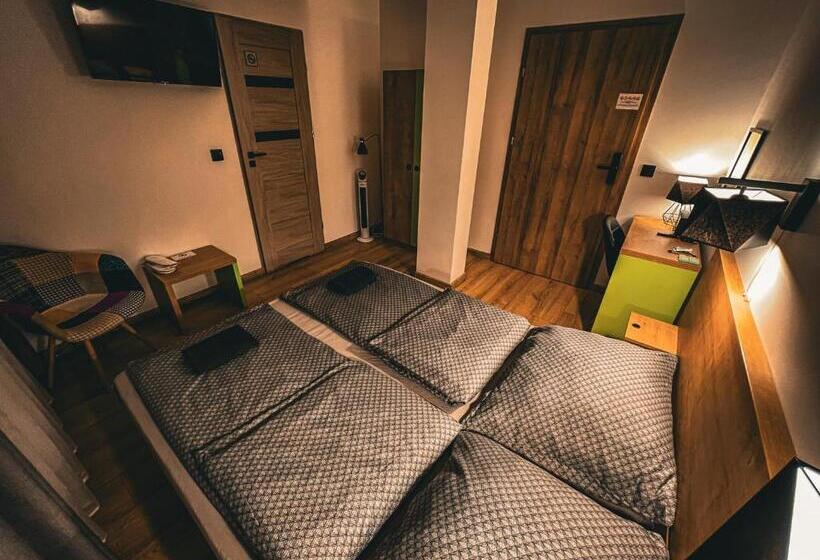 ユースホステル Pod Gromadzyniem Resort