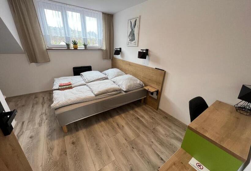 هاستل Pod Gromadzyniem Resort