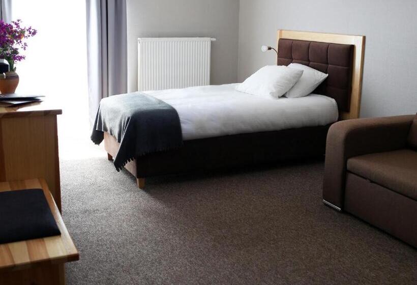 فندق صغير Zajazd Gołębiowski