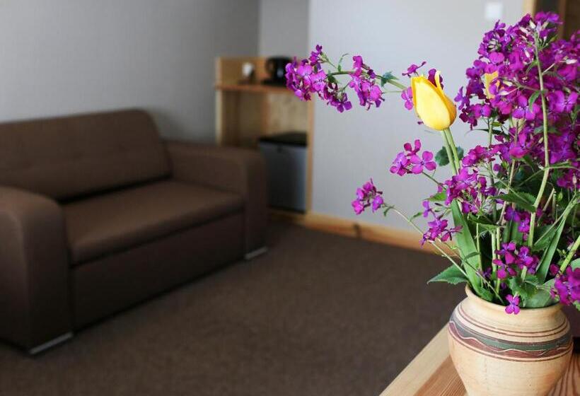 فندق صغير Zajazd Gołębiowski