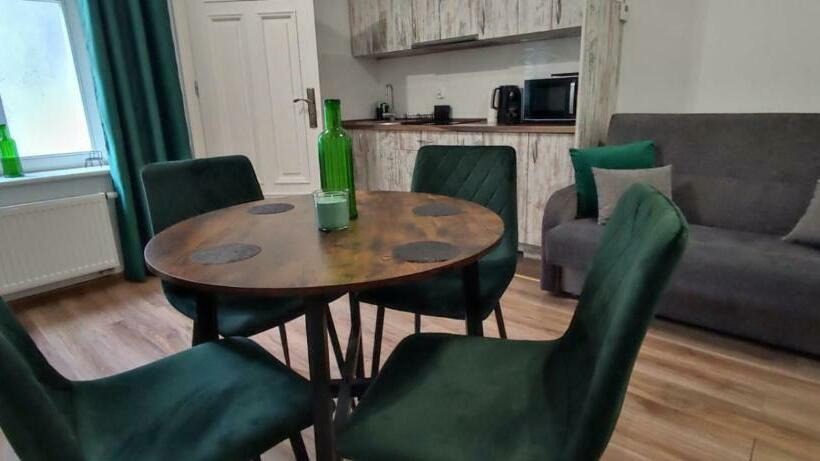 Ground Floor By Rentoom