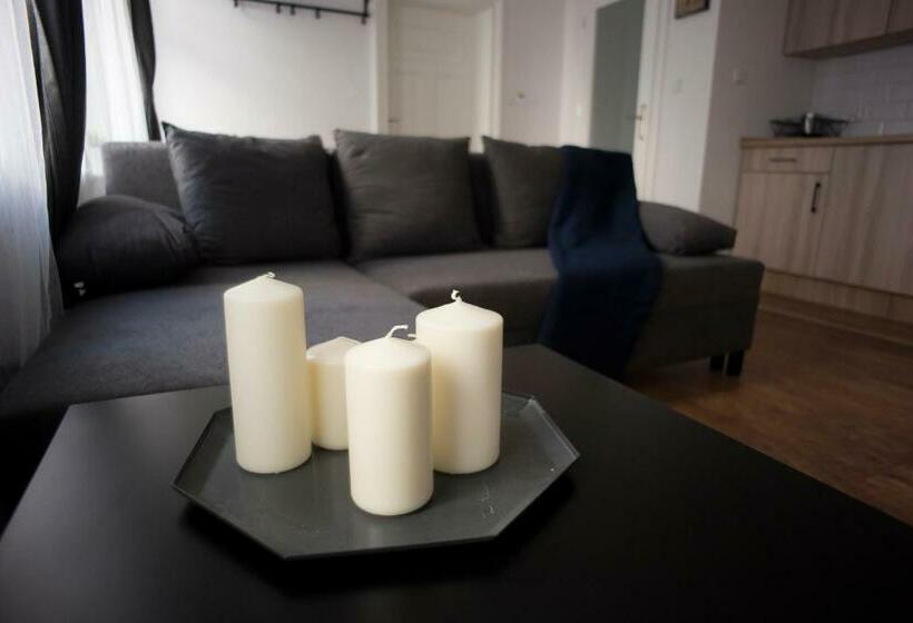 Ground Floor By Rentoom