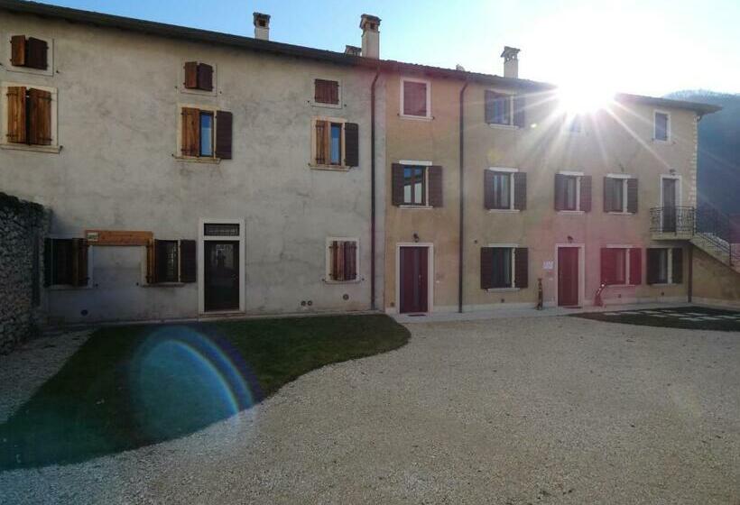 ベッドアンドブレックファースト Alloggio Turistico Corte Grisi