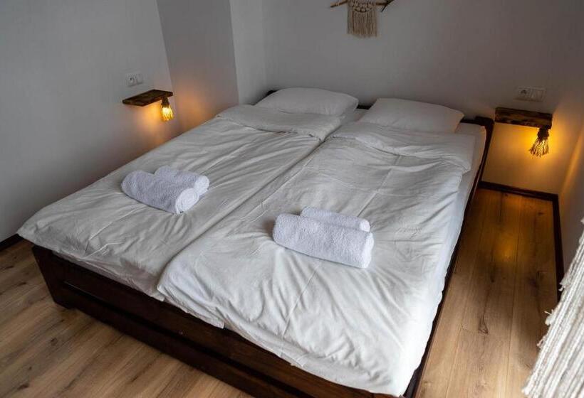 ベッドアンドブレックファースト Cisna Chata